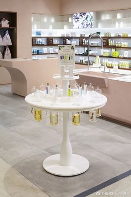 感官与美学的双重奏 韩国Scentence化妆品零售店面设计解读